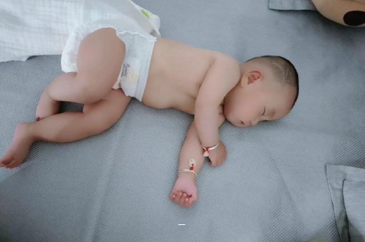 图木舒克几个月宝宝可以竖抱